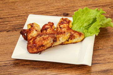 Roasted chicken wings with spices