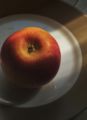 red apple on the table fruit