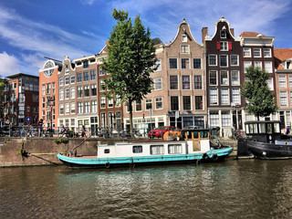 canal houses in amsterdam