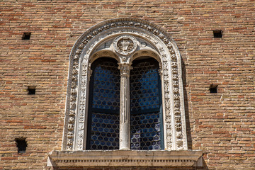 Urbino: il suo centro storico è patrimonio dell’umanità Unesco. La città fu uno dei più...
