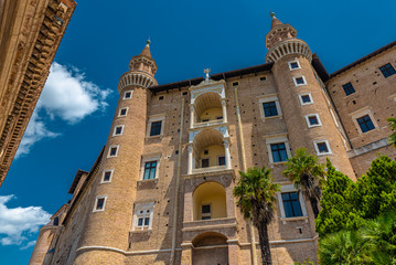 Urbino: il suo centro storico è patrimonio dell’umanità Unesco. La città fu uno dei più importanti centri del Rinascimento Italiano