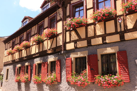 Historisches Fachwerkhaus in der Altstadt von Marktbreit in Bayern