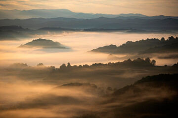 Obraz premium Magic sunrise in a Carpathian mountain valley