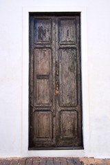 Fototapeta na wymiar Door of the old Canarian house on the island of Lanzarote