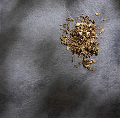 Camellia sinensis - Organic and dried green tea leaves