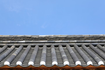 한국의 아름다운 기와가 보이는 풍경