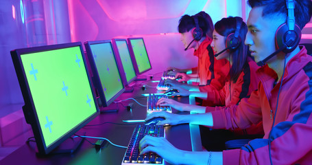 pro cyber sport gamers team © ryanking999