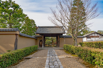 大覚寺 聚光院の門前風景