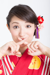 バツマークの浴衣姿の女性