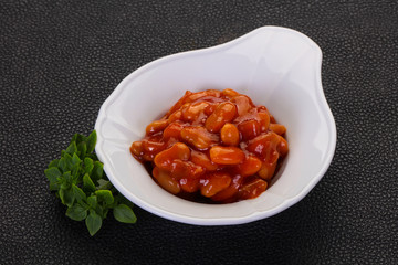 Baked kidney with tomato sauce