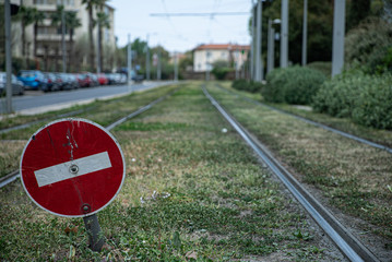 Tramway à Montpellier pendant le confinement.