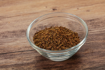 Dry zeera seeds in the bowl