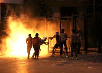 Fototapeta premium Rewolucja, protesty i konfrontacje w Bejrucie w Libanie po wybuchu 4 sierpnia 2020 r.