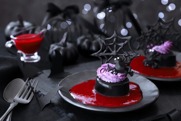 ハロウィン　黒ごまプリン真っ赤なソース