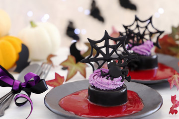 ハロウィン　黒ごまプリン真っ赤なソース