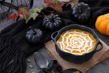 パンプキンスープ　蜘蛛の巣スープ