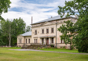 Obraz premium old mansion in estonia europe