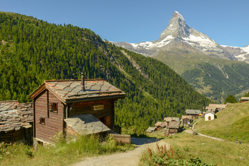 Fototapeta na wymiar small mountain village over Zermatt on the Swiss alps