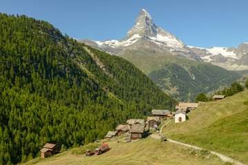 Fototapeta na wymiar small mountain village over Zermatt on the Swiss alps