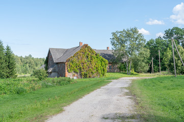 Fototapeta na wymiar country house in the countryside