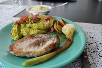 roast beef with pea puree and caramelized onion
