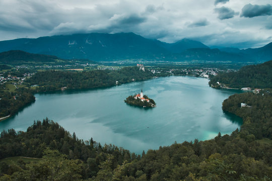 Ausblick auf Insel mit Kirche, Bleder See, Bled, Slowenien
