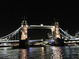 Obraz premium A view of Tower Bridge in London