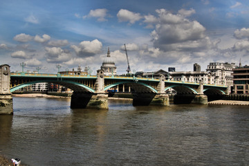 Fototapeta premium bridge over the river thames