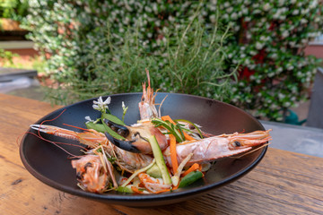 Catalana di scampi e granchio