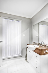 Fototapeta na wymiar A luxury and bright bathroom interior design