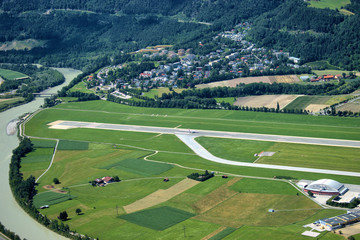 Landebahn vom Flughafen Innsbruck in Oesterreich 5.7.2020