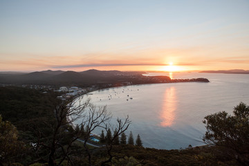 Fototapeta premium Beautiful sunset over the Shoal Bay, Australia