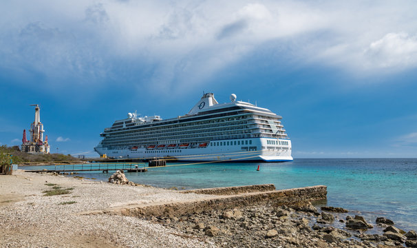 A crusie ship visitng the island of Curacao