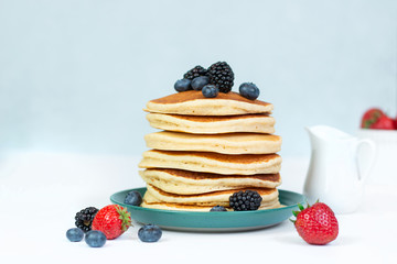 pancakes with berries