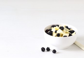 muesli with berries