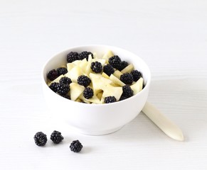 oatmeal with blueberries