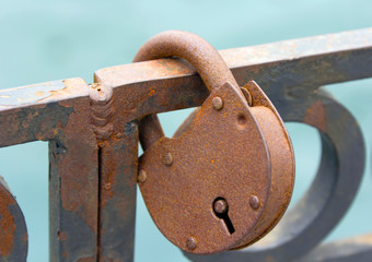 Ritual of affixing padlocks, as symbol of love