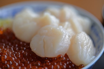ホタテいくら丼