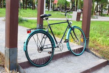 Fototapeta na wymiar Green city bicycle in the park