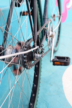 Dusty Bike Rear Wheel Cassette, pedal