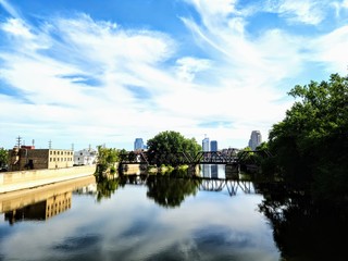 Naklejka premium river in the city