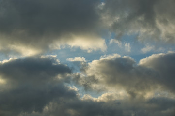 Naklejka na ściany i meble stormy sky with clouds. cielo nublado tormentoso