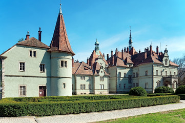 Obraz premium The Schonborn palace aka Castle Beregvar in Mukachevo, Ukraine