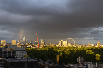 Naklejka premium sunset over the city of London Rainbow 