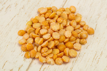 Raw dry peas for cooking