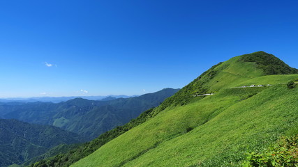 Naklejka premium 瓶ヶ森UFOライン4