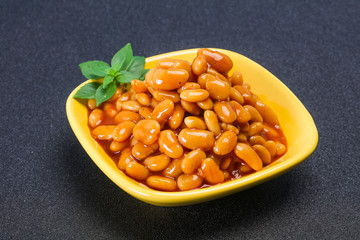 White beans with tomato sauce