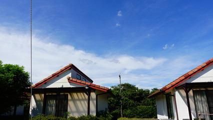 コテージと空