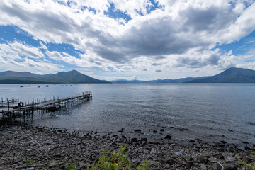 北海道の風景　晴れた日の美しい支笏湖