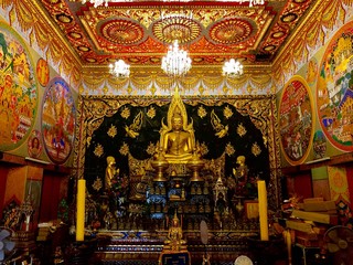 Obraz premium Buddha statue in the temple of Wat Dan,temple in Bangkok Thailand 